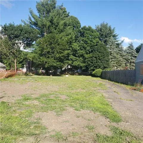 16 Richards Ave, Oneonta-town, NY 13820