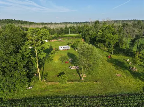 2068 Layton St Rd, Lyons, NY 14489