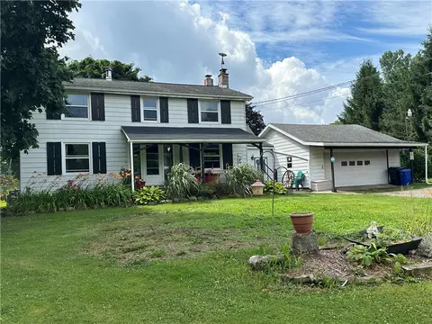 662 Genesee St, Darien, NY 14036