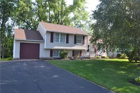 1695 Waterford Rd, Walworth, NY 14568