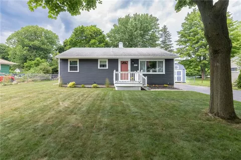 288 Princeton Rd, Webster, NY 14580