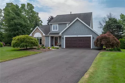 59 Lazy Creek Cir, Greece, NY 14612