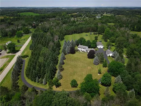 960 Erie Street Rd, Macedon, NY 14502