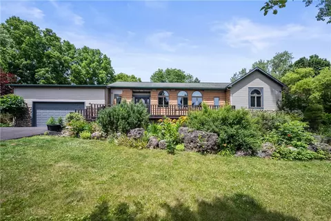 9 Indian Hill Dr, Chili, NY 14624