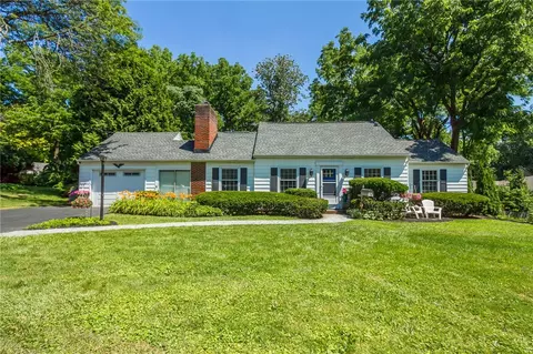 14 W Jefferson Rd, Pittsford, NY 14534