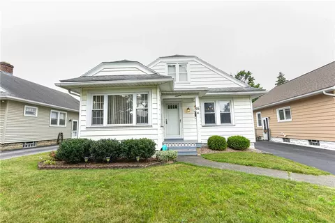 16 Veness Ave, Greece, NY 14616