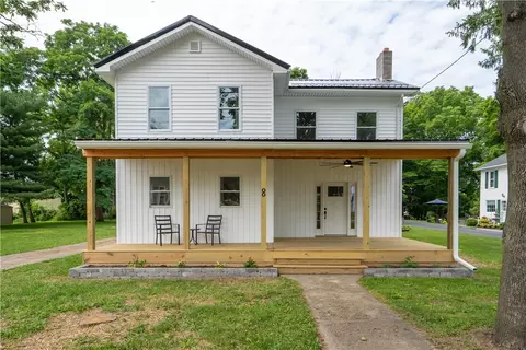 8 Washington St, Castile, NY 14427