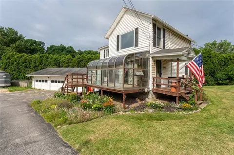 4599 Lyell Rd, Gates, NY 14606