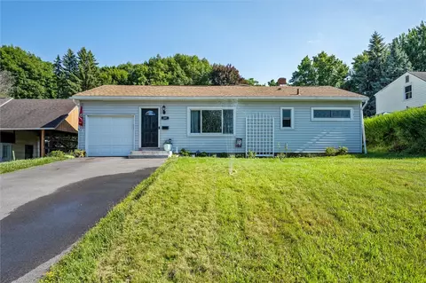 387 Pattonwood Dr, Irondequoit, NY 14617