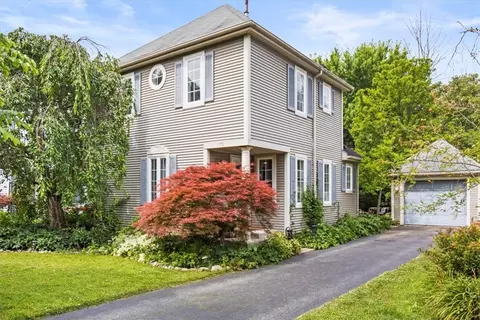 75 Schilling Ln, Rochester, NY 14618