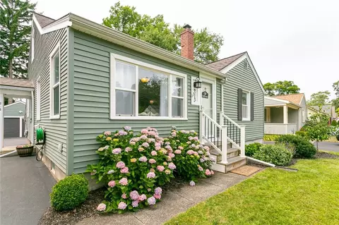 213 Walzer Rd, Irondequoit, NY 14622 photo 3