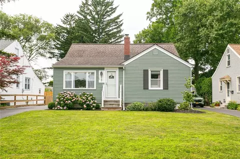 213 Walzer Rd, Irondequoit, NY 14622 photo 2