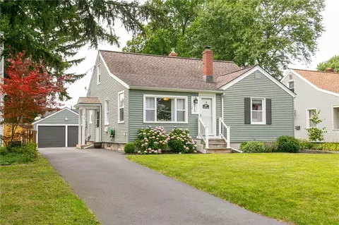 213 Walzer Rd, Irondequoit, NY 14622