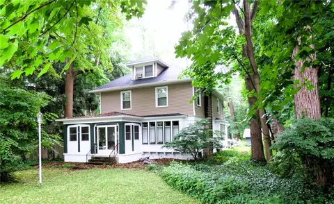 225 Penfield Rd, Brighton, NY 14610