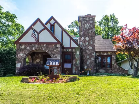 1514 N Winton Rd, Irondequoit, NY 14609