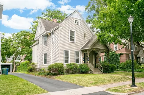 39 Brighton St, Rochester, NY 14607