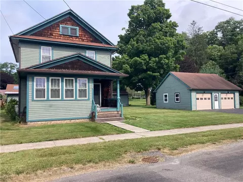 5 Lake St, Morris, NY 13808