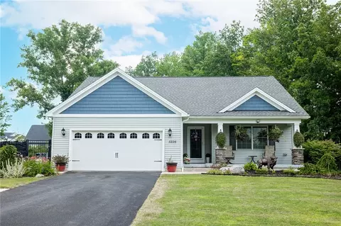 5226 Murphy Rd, Orchard Park, NY 14127
