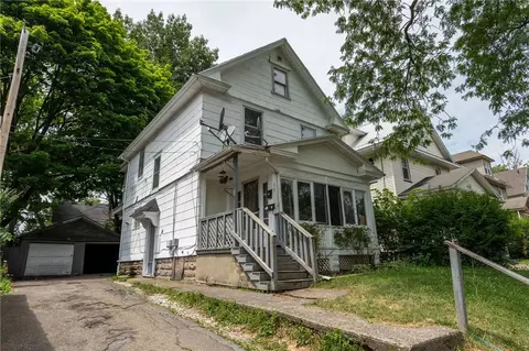 17 Iroquois St, Rochester, NY 14609