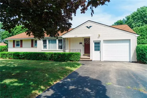 292 Buckman Rd, Greece, NY 14615