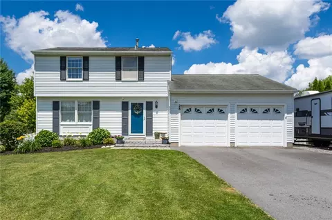 28 Wildherd Dr, Henrietta, NY 14467