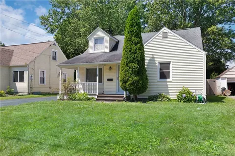 16 Wellington Rd, Syracuse, NY 13212