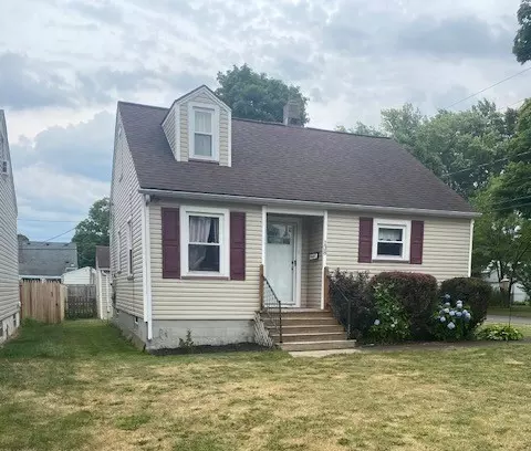 138 Standish Rd, Greece, NY 14626