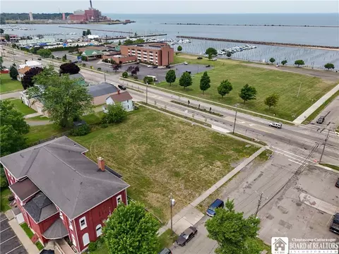 67 Lake Shore Dr E, Dunkirk-city, NY 14048 photo 1