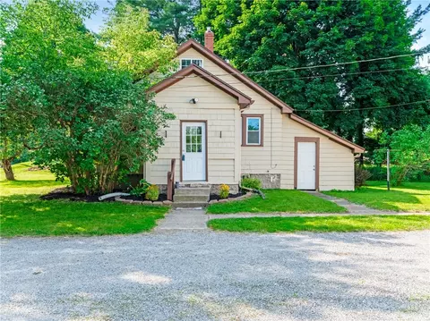 107 Golden Rd, Chili, NY 14624