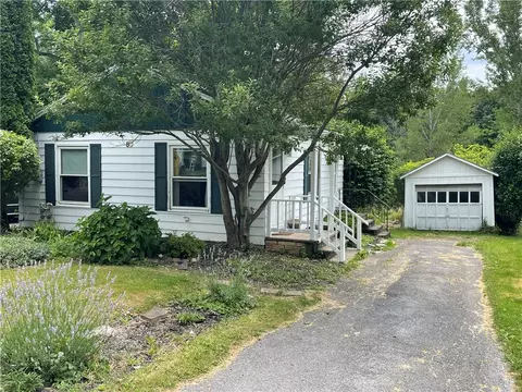 86 Hazelhurst Ave, Owasco, NY 13021