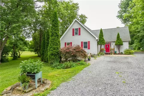 4353 Kyte Rd, Shortsville, NY 14548