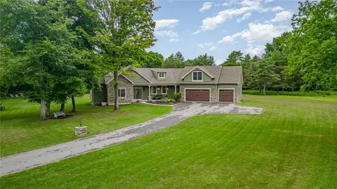 698 Herman Rd, Webster, NY 14580 photo 4
