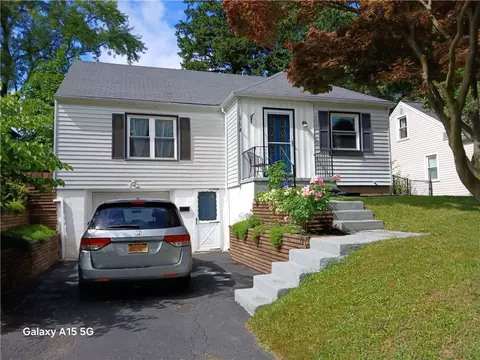 576 Falstaff Rd, Irondequoit, NY 14609