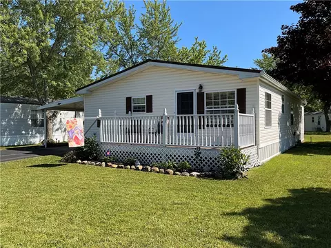 137 Heritage Ests # A, Gaines, NY 14411