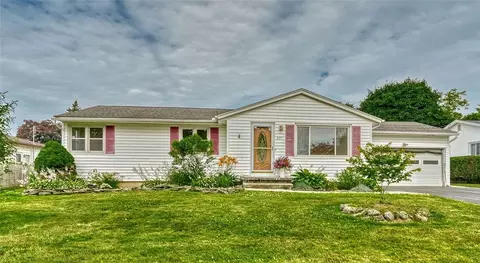 271 Kennedy Cir, Irondequoit, NY 14609