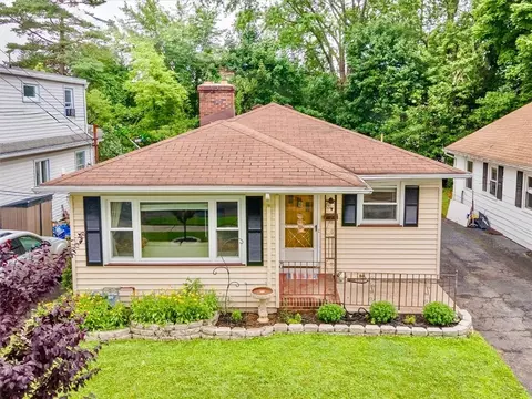 227 W Spruce St, East Rochester, NY 14445