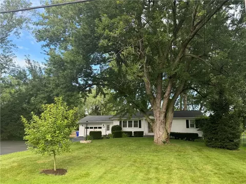 1329 Manitou Rd, Parma, NY 14468