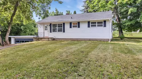 7661 W Ridge Rd, Brockport, NY 14420