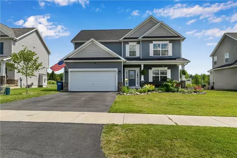 136 Candleford Hts, West Henrietta, NY 14586