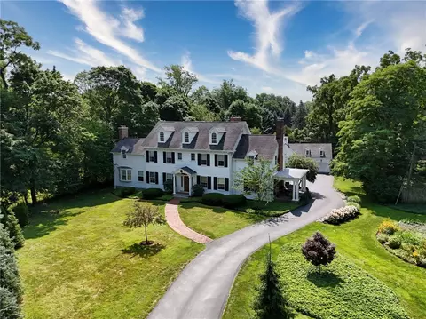 81 Penfield Rd, Brighton, NY 14610