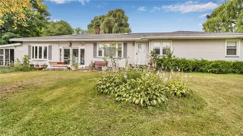 2233 Manitou Rd, Rochester, NY 14606