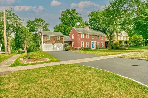 285 Genesee St, Avon, NY 14414