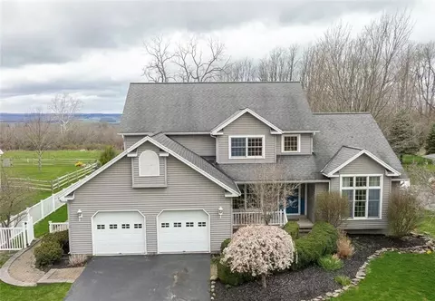 8 Crossett Rd, Geneseo, NY 14454