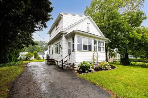 341 Knapp Ave, Irondequoit, NY 14609