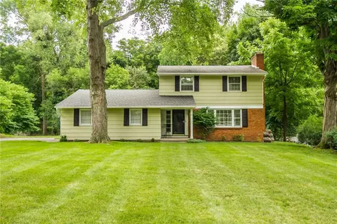 29 Nettlecreek Rd, Perinton, NY 14450