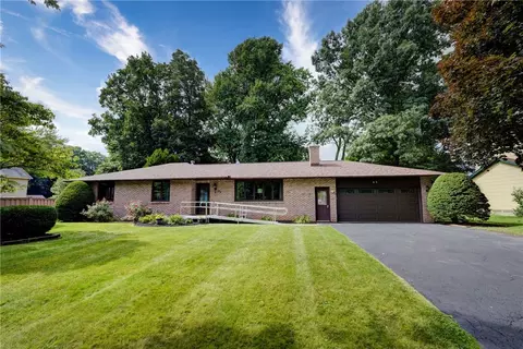 43 Red Leaf Dr, Chili, NY 14624