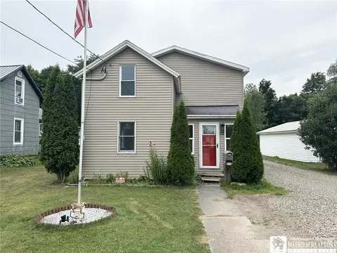 22 Larkin St, Randolph, NY 14772