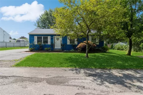 91 Honey Bunch Ln, Irondequoit, NY 14609
