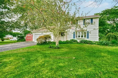 1339 Robin Hood Ln, Webster, NY 14580