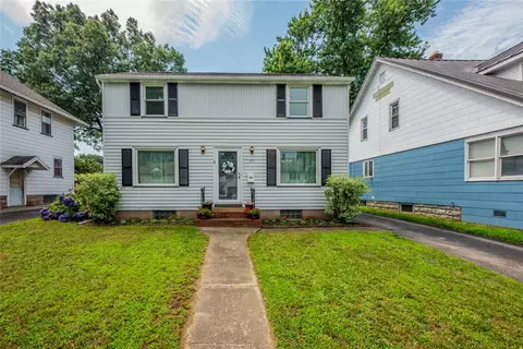 35 Aragon Ave, Irondequoit, NY 14622